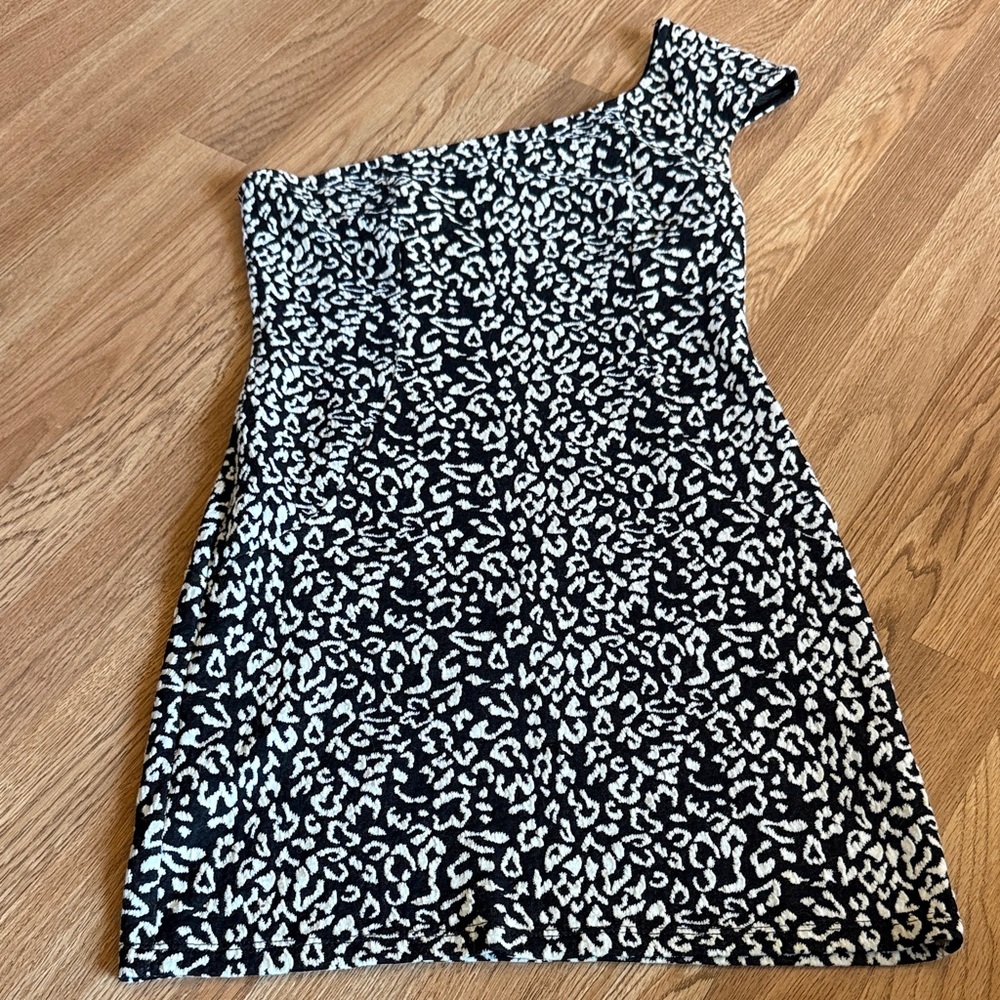 Forever 21 One-Shoulder Black and White Dress Zebra Large NYE